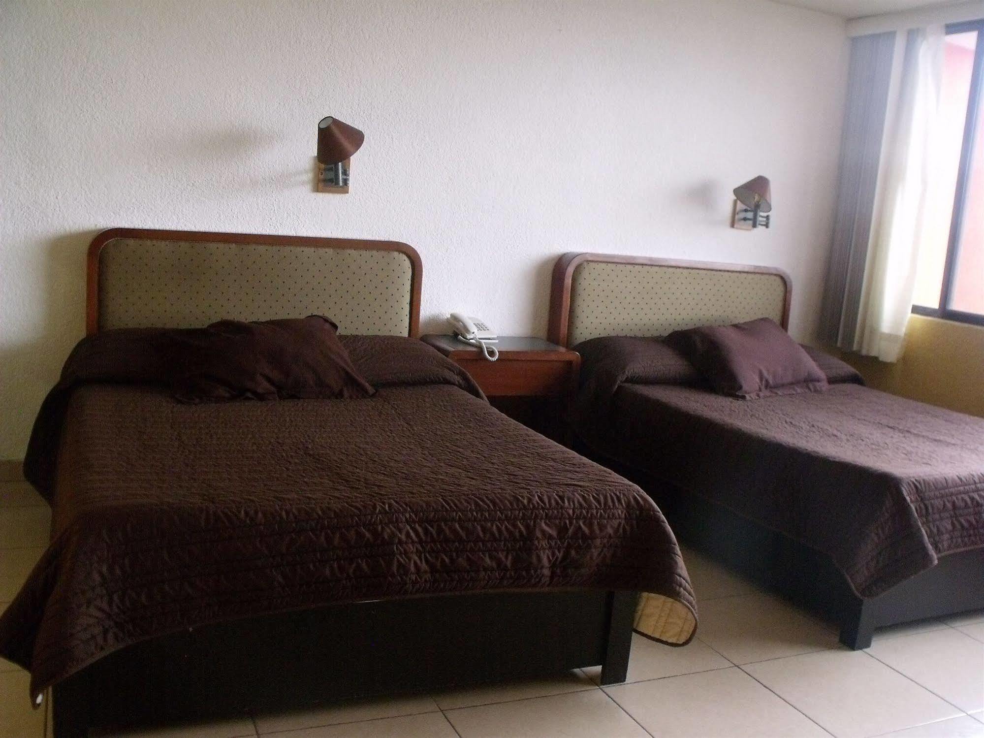 Hotel Santa Lucia Del Bosque サン・ルイス・ポトシ エクステリア 写真