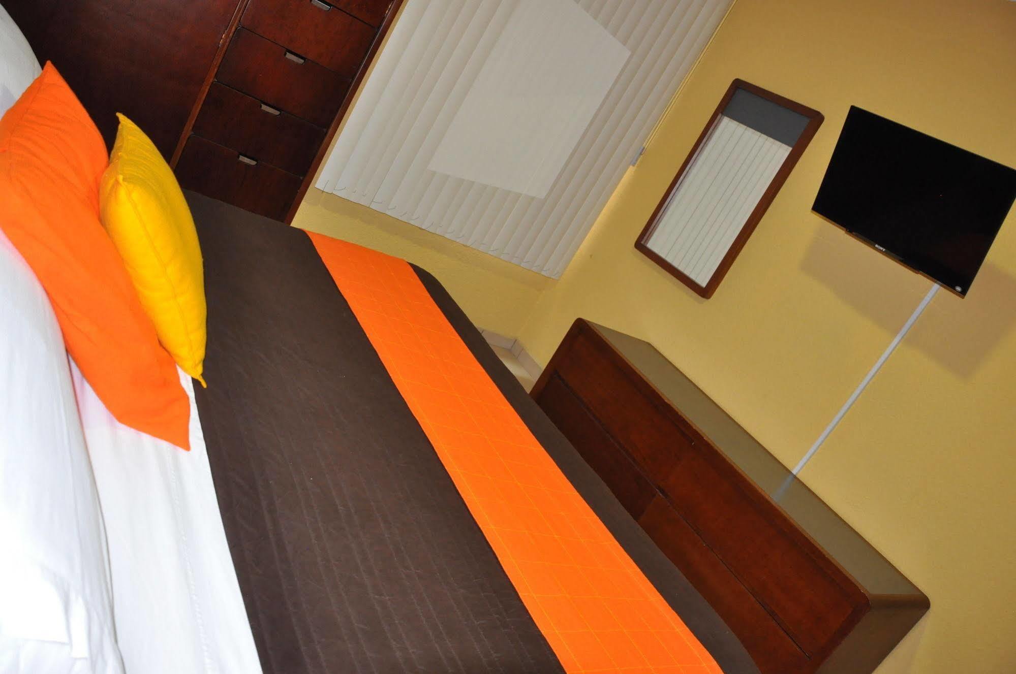 Hotel Santa Lucia Del Bosque サン・ルイス・ポトシ エクステリア 写真